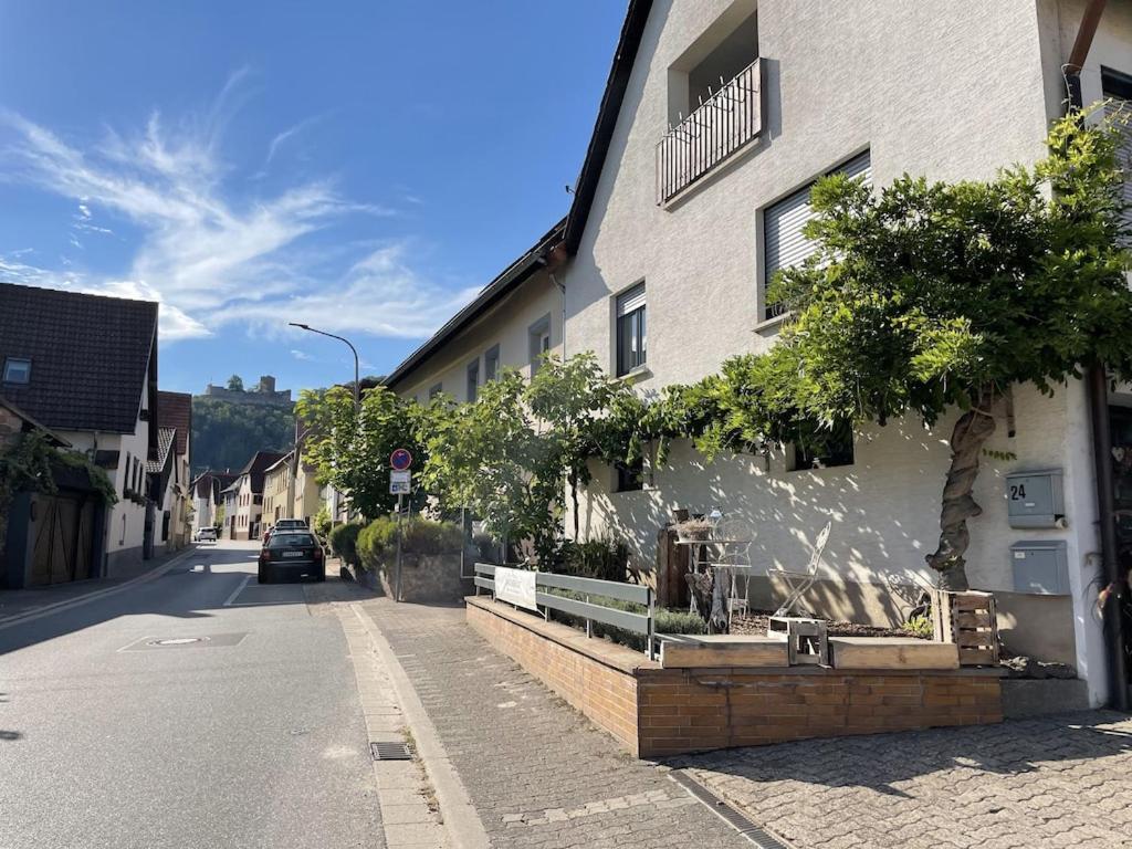 Modern Holiday Apartment In The Heart Of Klingenmünster Εξωτερικό φωτογραφία